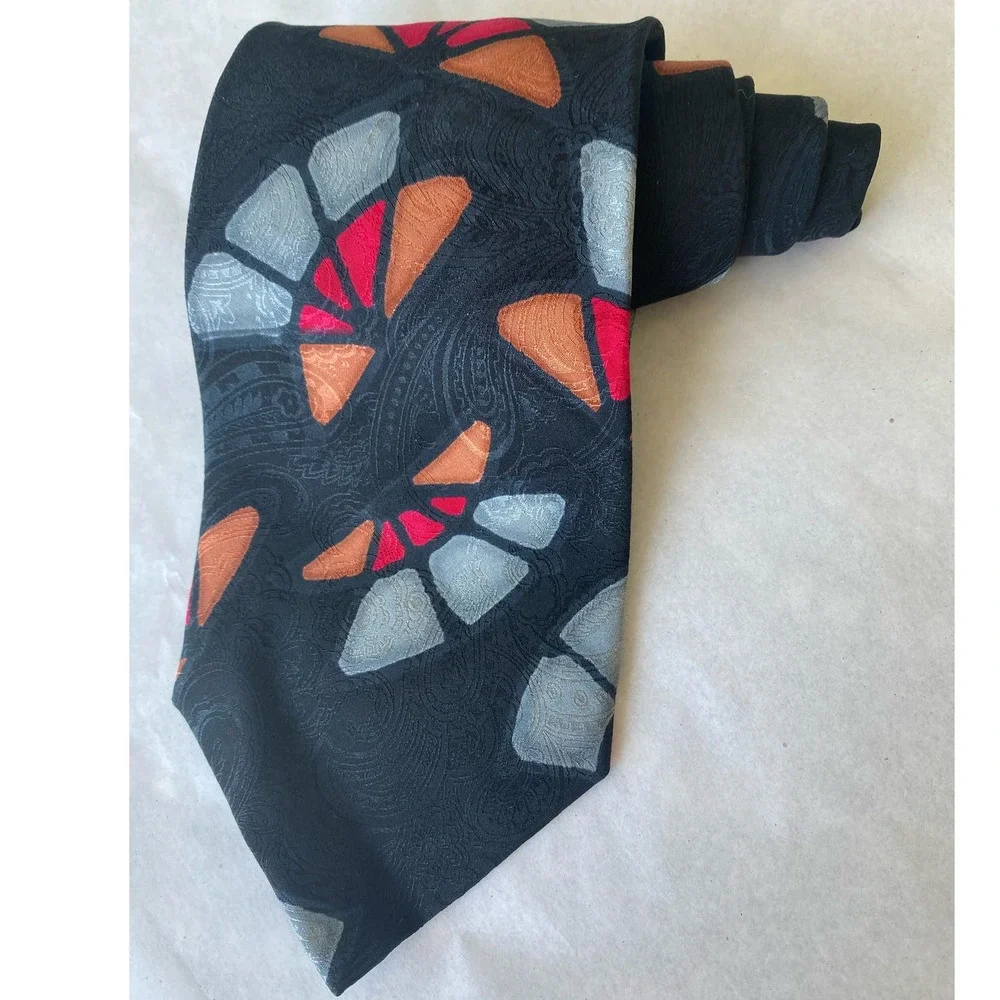 Robert Daskal Gloria Chah Mens Tie HandPainted Silk USA Paisley Silhouette 57